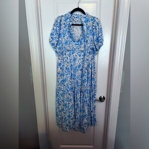 Crown and Ivy floral blue dress with pockets!